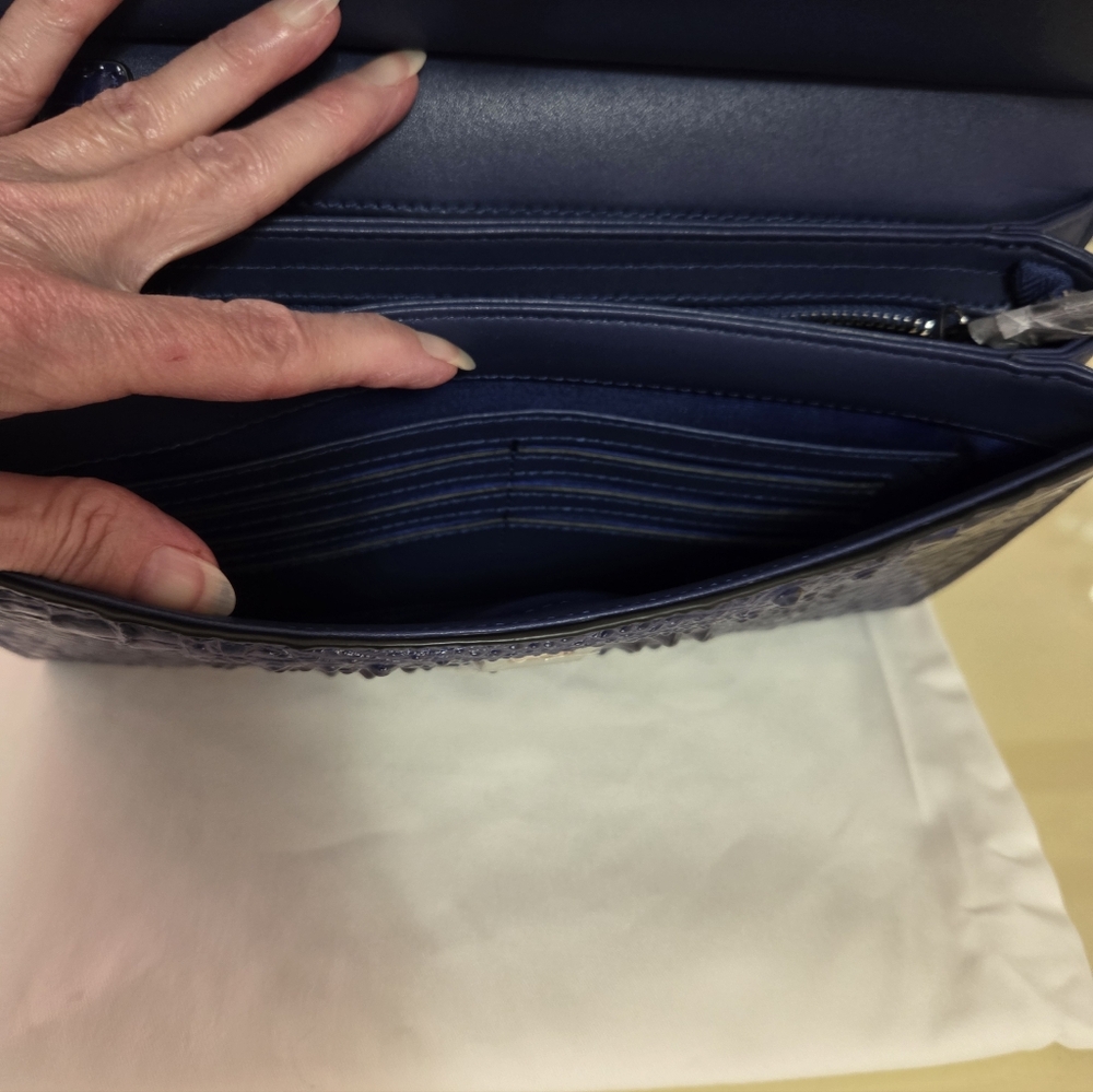 Lisa Robertson Blue Croco Embossed Clutch - Picture 6 of 9